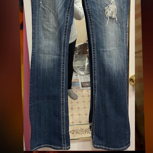 ❌Sold❌Miss Me, distressed style, signature boot cut jeans. Like new condition - Picture 4 of 15